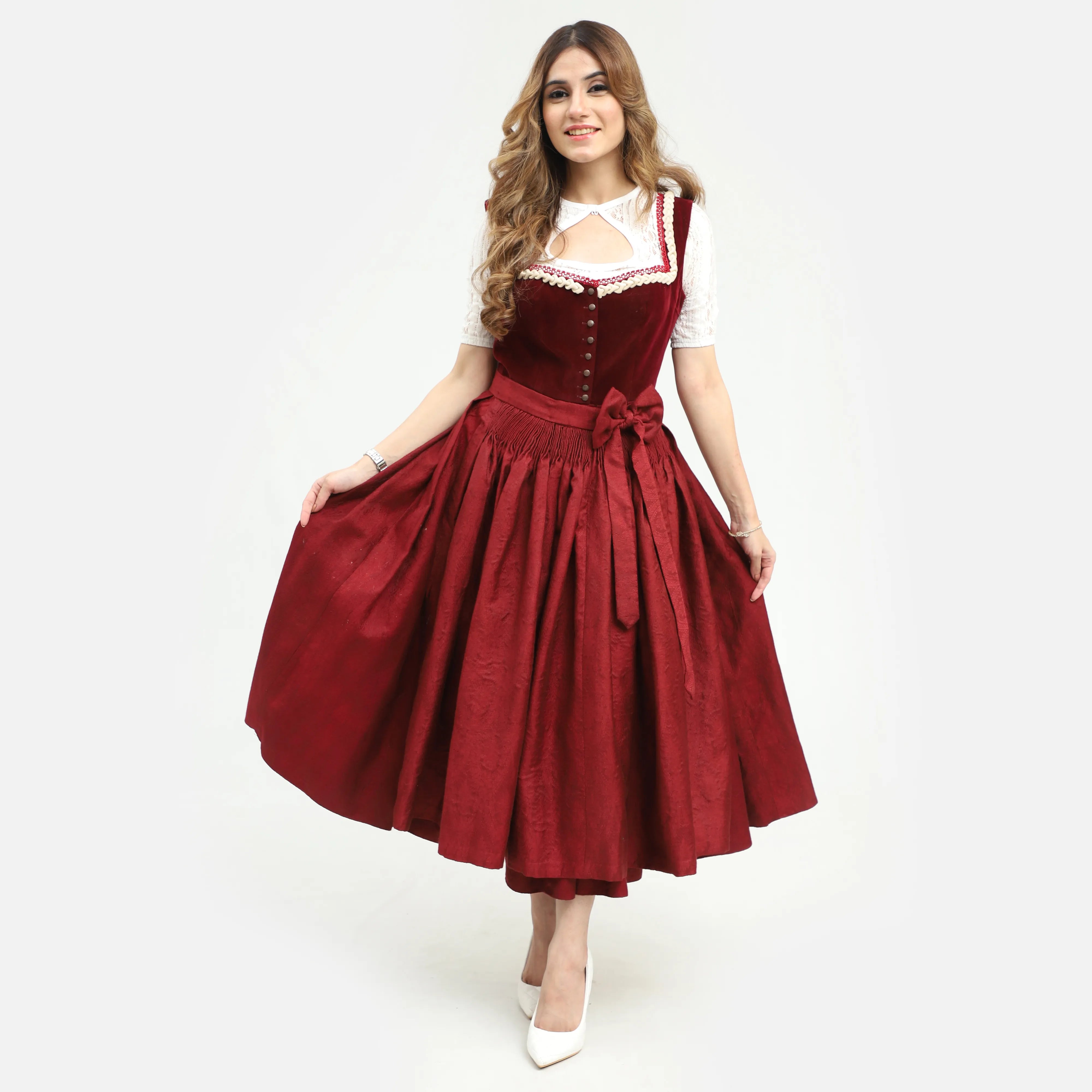 Diana | Deutsches Dirndlkleid in sattem Bordeauxrot
