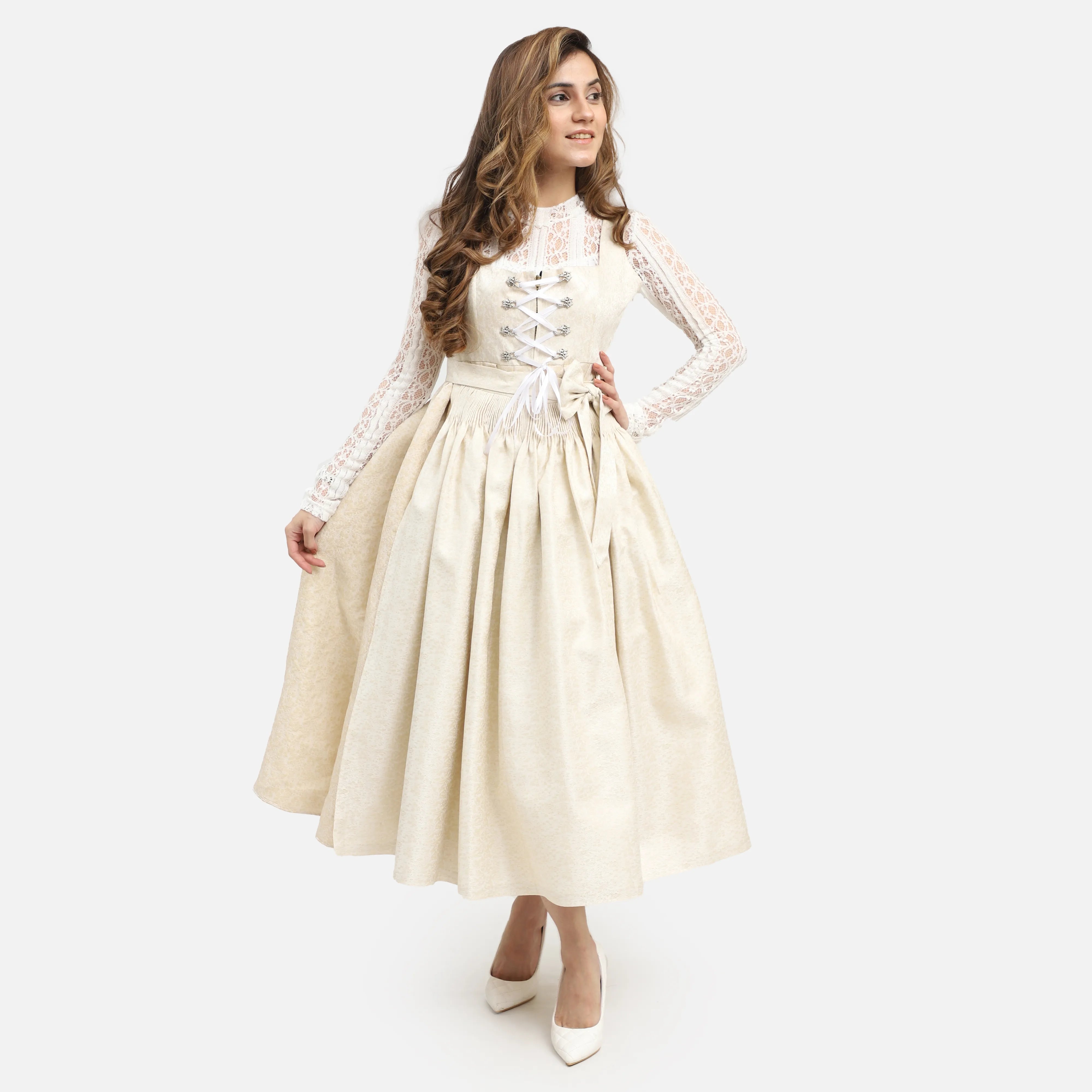 Julia | Elegantes Dirndl in Reinweiß Pure