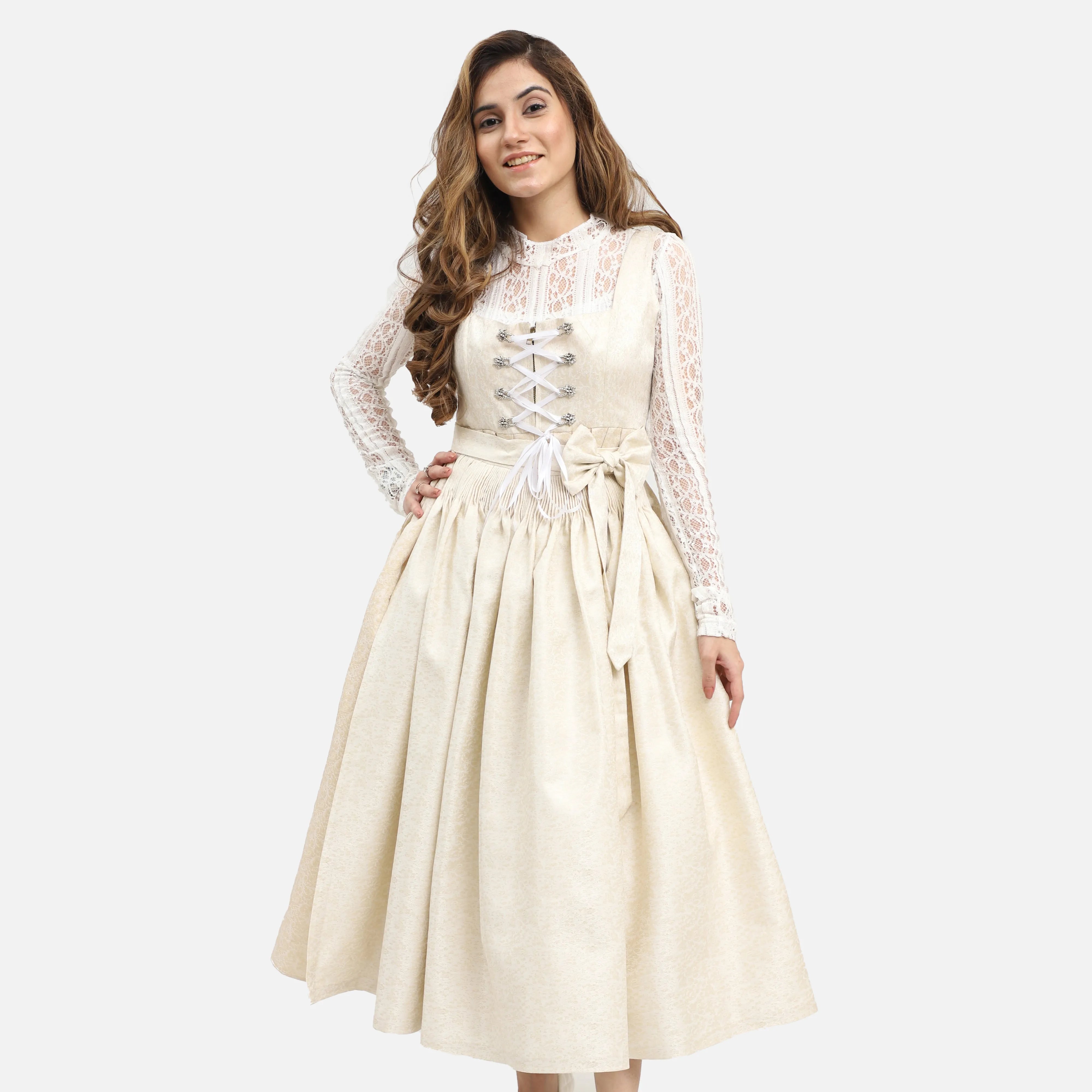 Julia | Elegantes Dirndl in Reinweiß Pure