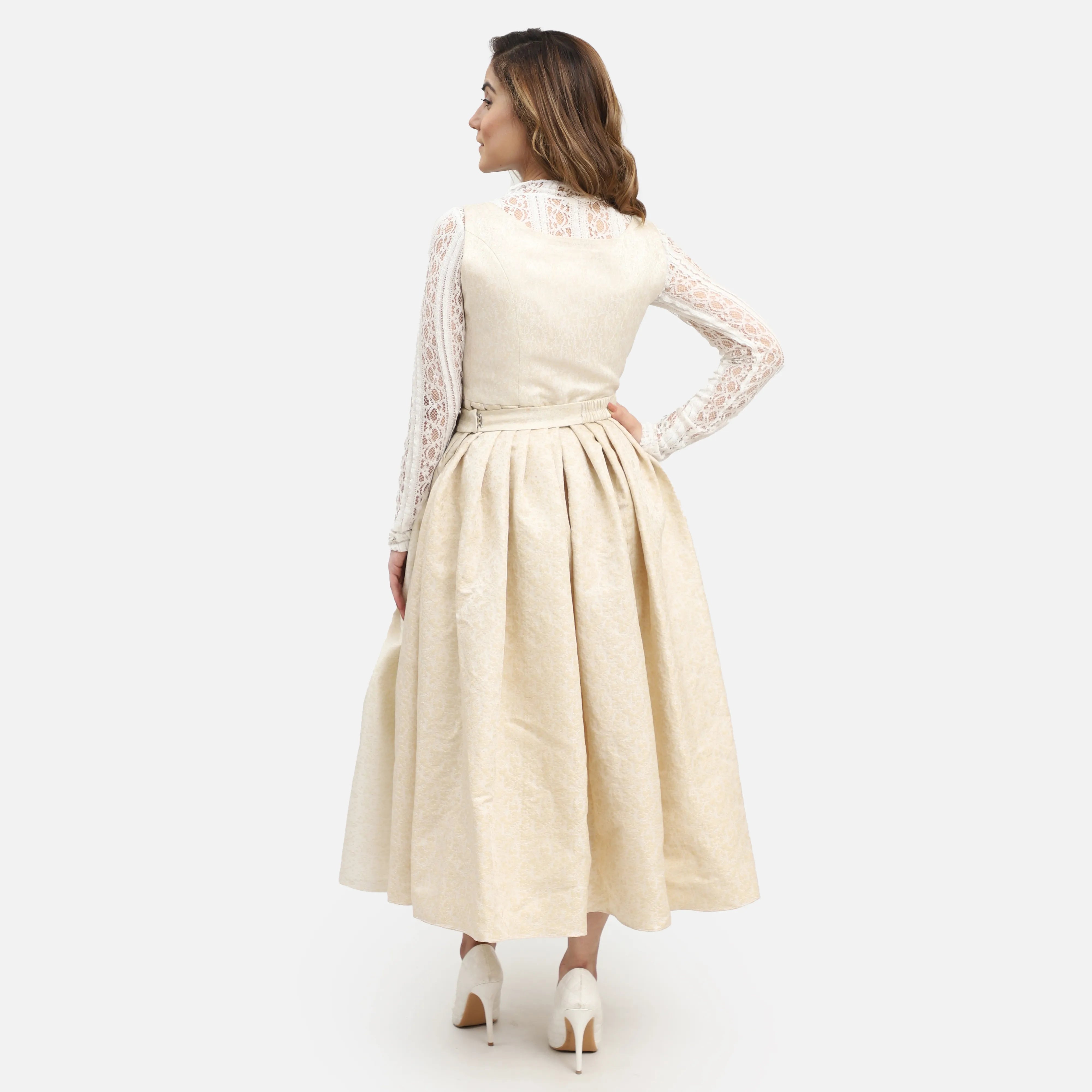 Julia | Elegantes Dirndl in Reinweiß Pure