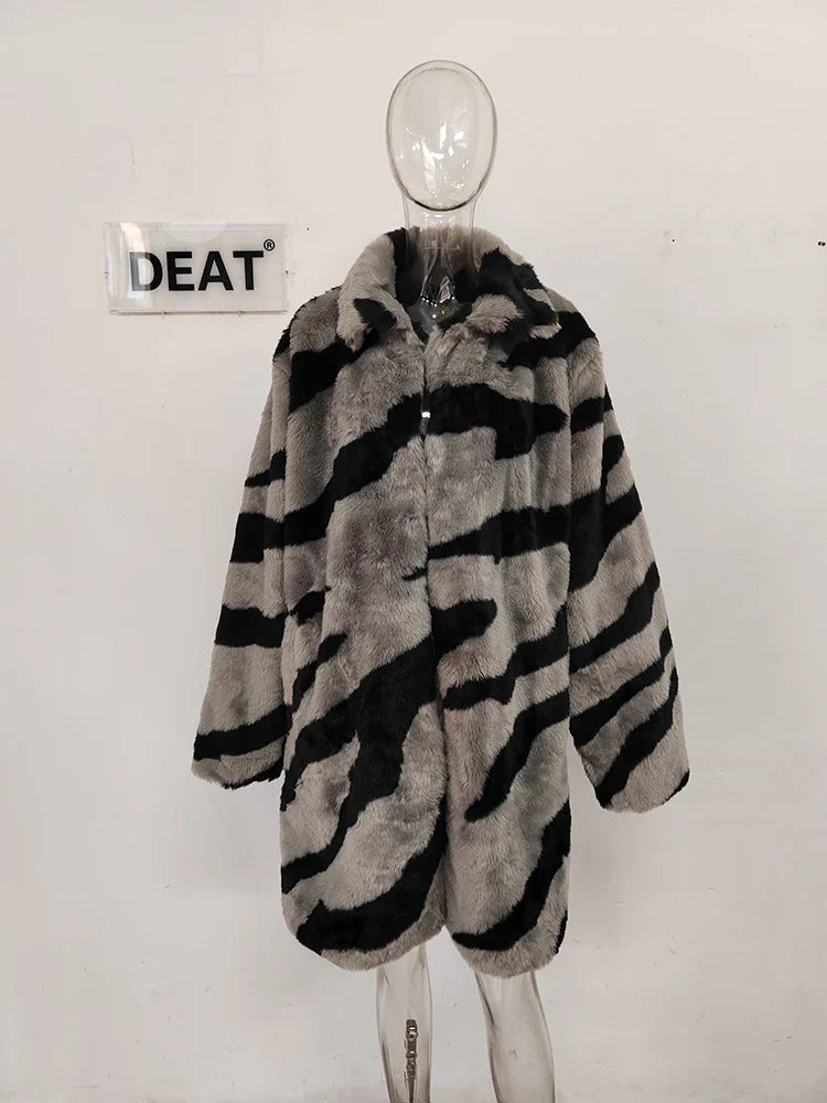 Diana | Tigerstreifen Faux Pelzmantel für Damen 4