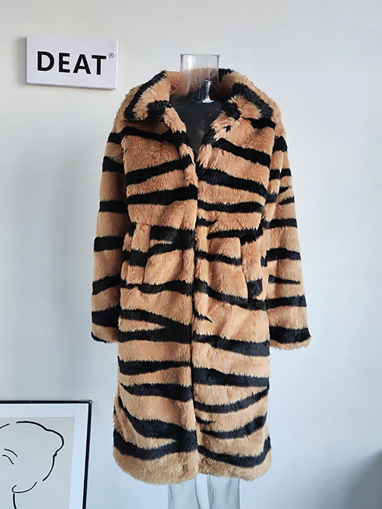 Diana | Tigerstreifen Faux Pelzmantel für Damen 5