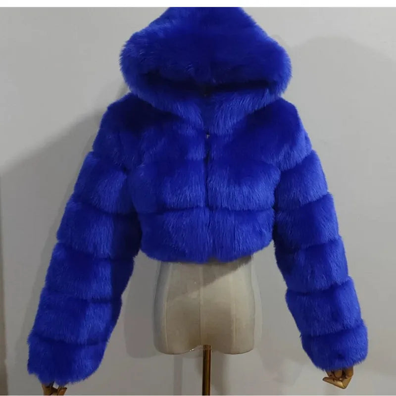 Hochwertiger Pelzmantel | Damenjacke mit Kapuze und Flauschigem Material 15