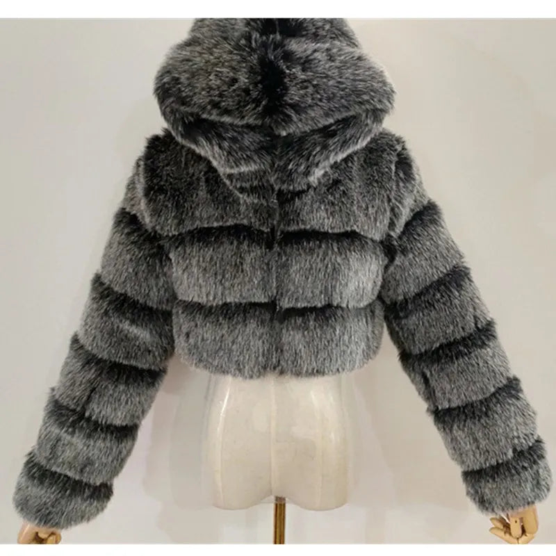 Hochwertiger Pelzmantel | Damenjacke mit Kapuze und Flauschigem Material 20