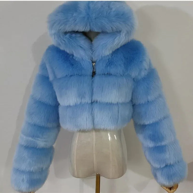 Hochwertiger Pelzmantel | Damenjacke mit Kapuze und Flauschigem Material 6