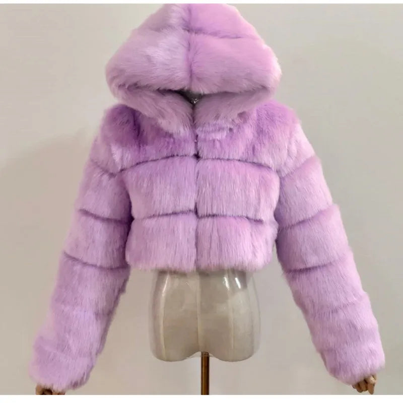 Hochwertiger Pelzmantel | Damenjacke mit Kapuze und Flauschigem Material 8