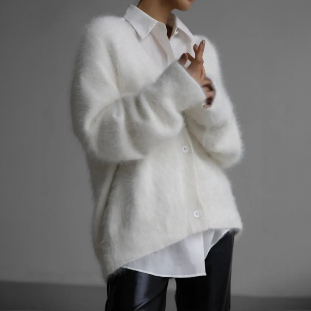Olivia - Locker sitzende Strickjacke aus Kaschmir