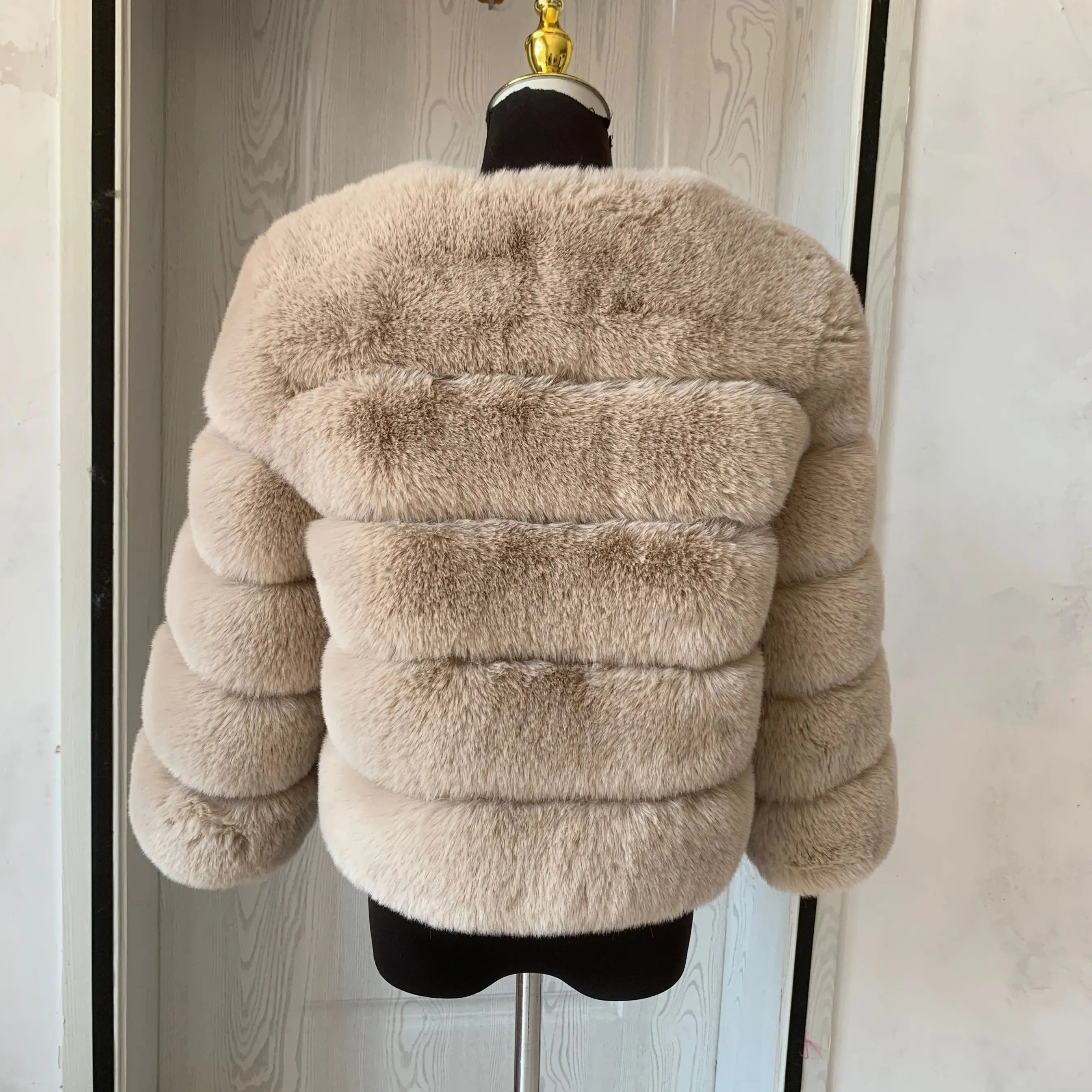 Sophie | Kunstpelzmantel Damen Eleganter Kunstpelz Mantel für Herbst und Winter 1
