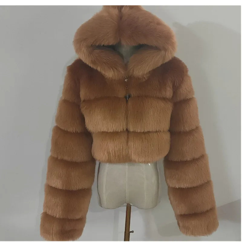 Hochwertiger Pelzmantel | Damenjacke mit Kapuze und Flauschigem Material 17